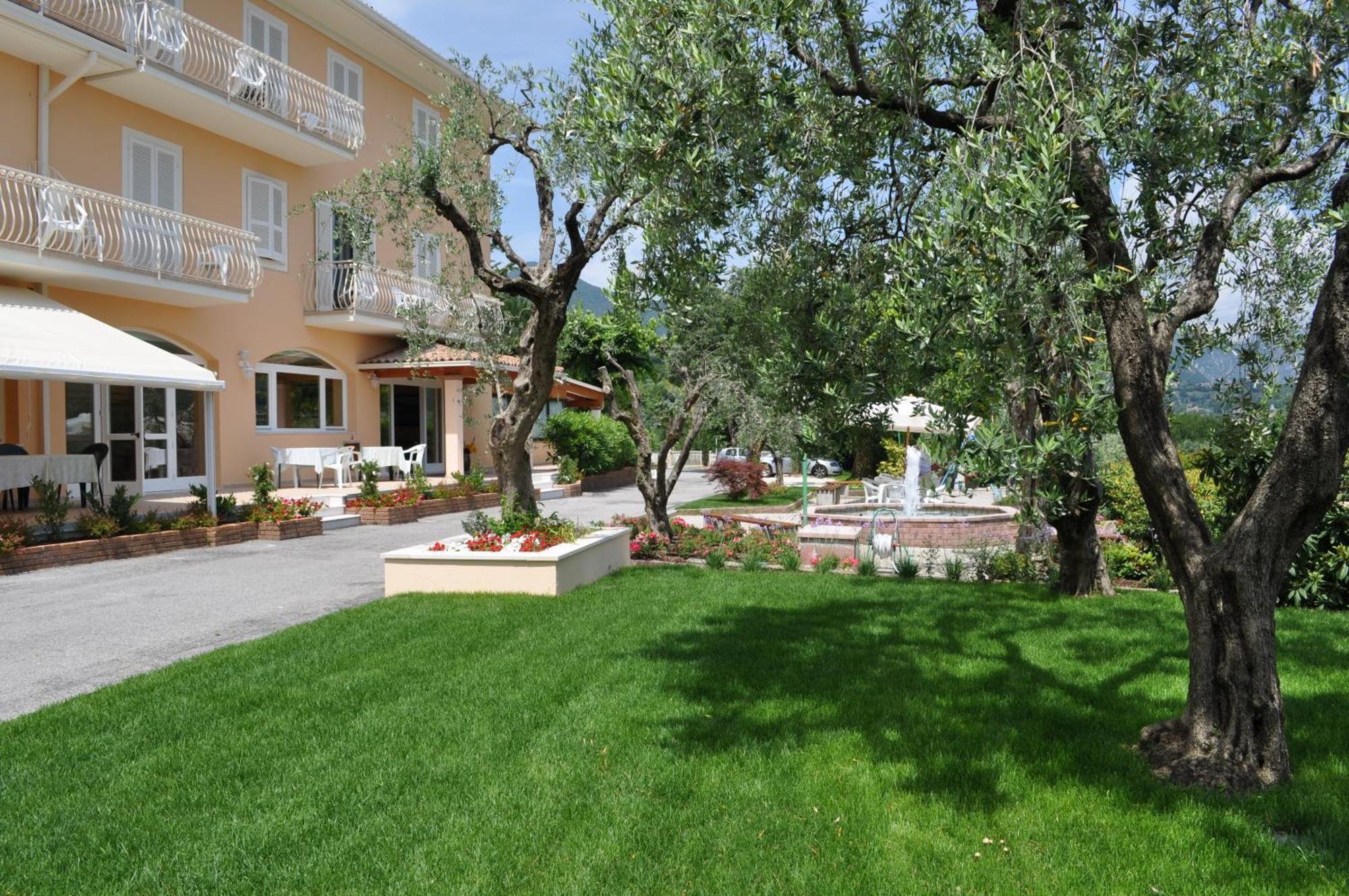 Hotel Panoramica Salò Εξωτερικό φωτογραφία